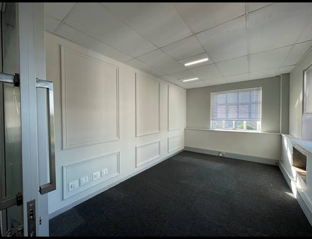 283M² OFFICE TO LET IN BRYANSTON